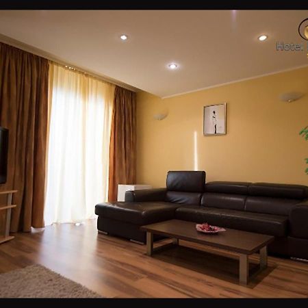 Hotel Perla D'Oro Timişoara Extérieur photo